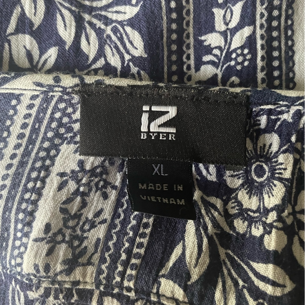 Cold Shoulder Top - Picture 4 of 4